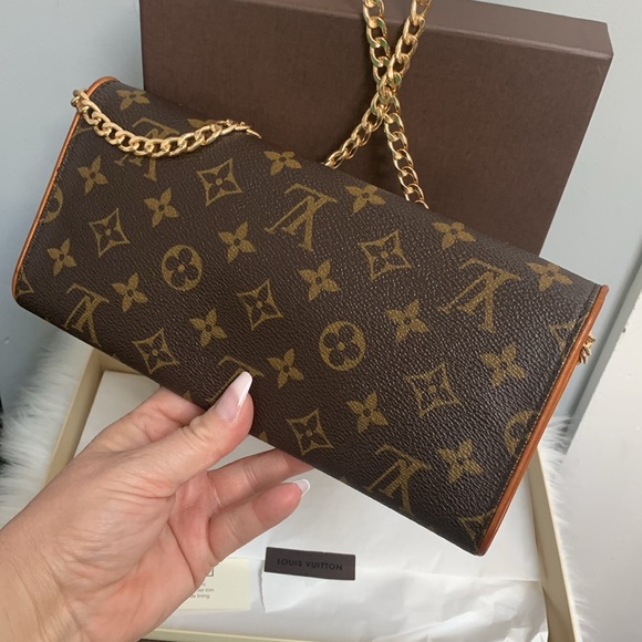 ❌SOLD❌2000 authentic Louis Vuitton Twin Pochette GM with box and free chain - Picture 7 of 17